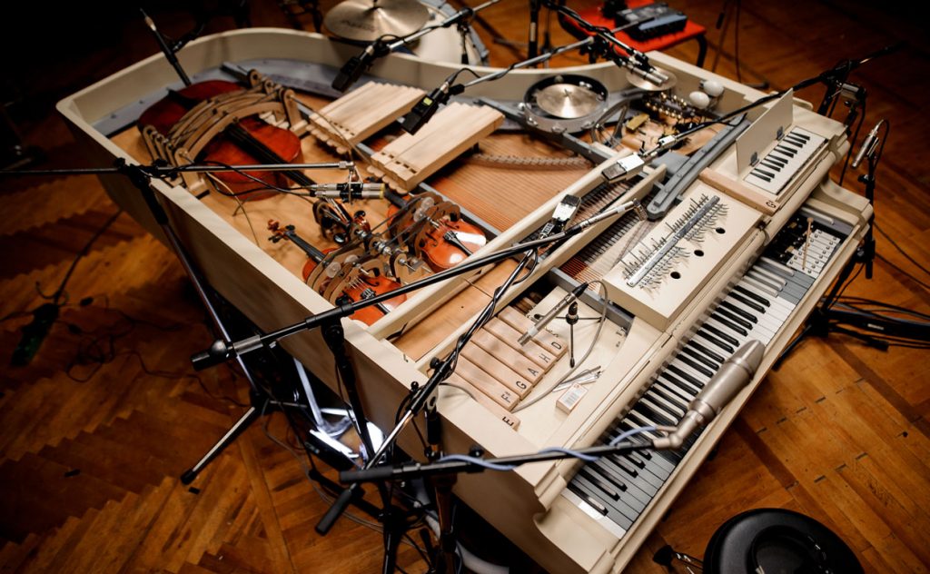 A Broken Vintage Piano Turned Into A Unique Analog Hybrid Of 20 Instruments