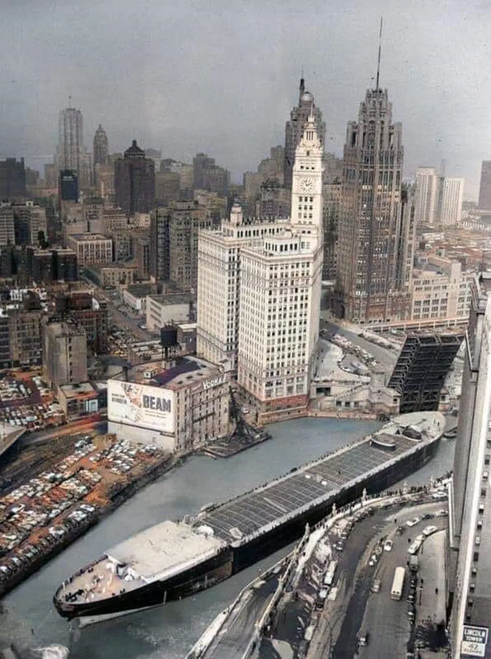 Stunning vintage photos of the Marine Angel vessel transiting the Chicago River, 1953